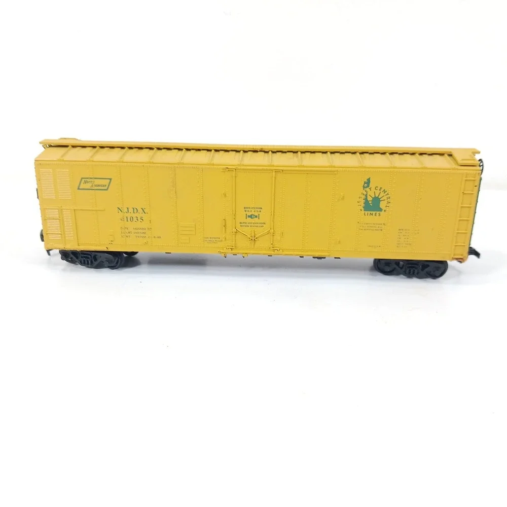 Jersey Central Lines HO Scale Boxcar NJDX 41035 Yellow Green Model Train Car